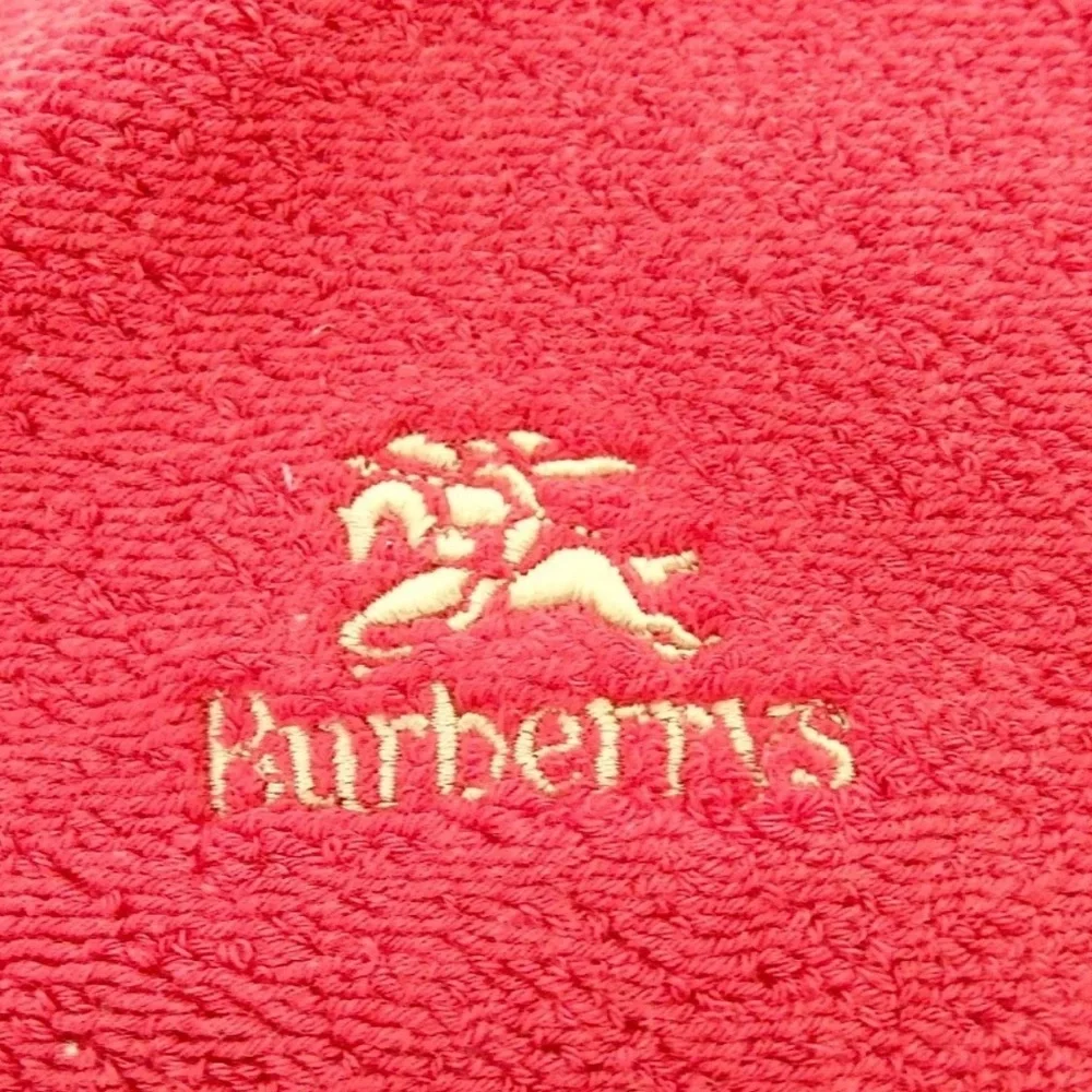 2-Pc Burberrys Set: Towel & Toiletry Pouch 😍🔥